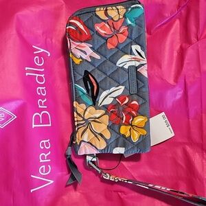 NWT Vera Bradley Coastal
Paradise Floral RFID Tech Wristlet